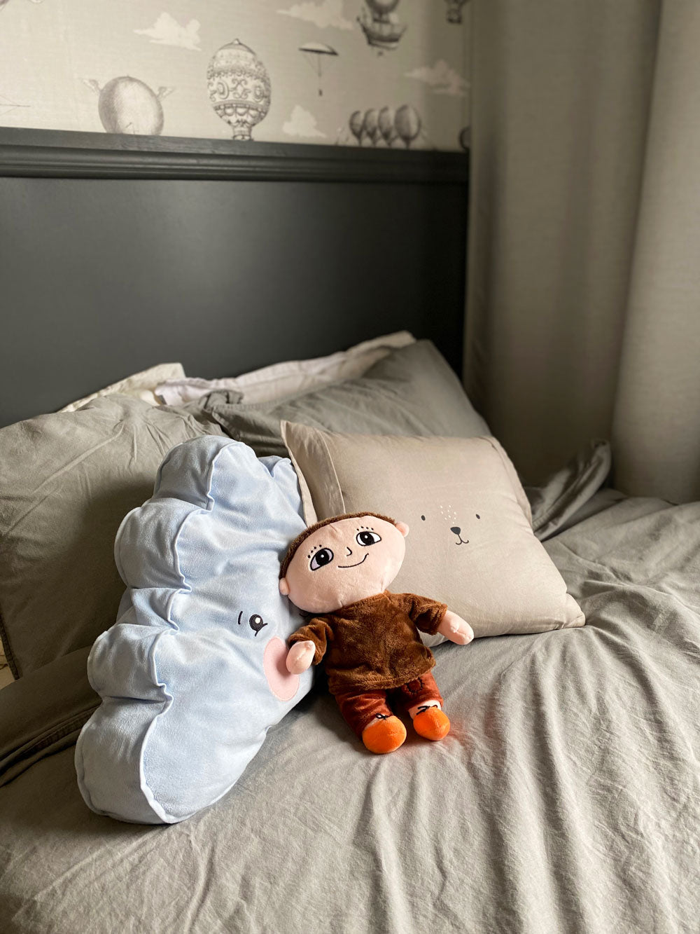 Alfons Åberg mjukisdjur i ett barnrum